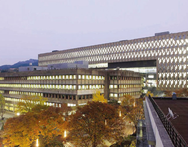首尔国立大学
